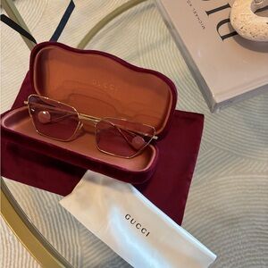 Gucci Rose-Tinted Sunglasses with Velvet Case